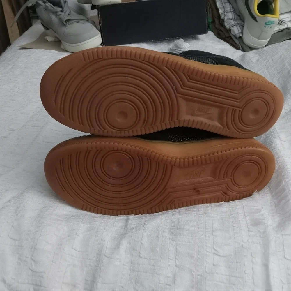 AF1 High 07 LB8- suede black gum bottom 806403-003